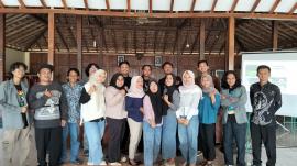 Rapat Koordinasi SID dan KIM Kalurahan Karangtengah bersama Mahasiswa KKN STSRD VISI YOGYAKARTA