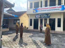 UPACARA RUTIN DAN PERINGATAN HARI KARTINI PAMONG KALURAHAN KARANGTENGAH