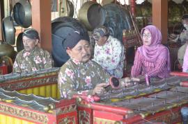 Seni dan Permainan Tradisional
