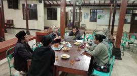 PERTEMUAN RUTIN DAN EVALUASI KEGIATAN LEMBAGA PELESTARI ADAT KALURAHAN KARANGTENGAH