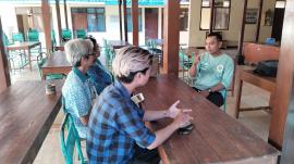 KUNJUNGAN DOSEN DAN MAHASISWA DARI STSRD VISI  YOGYAKARTA DI KALURAHAN KARANGTENGAH 